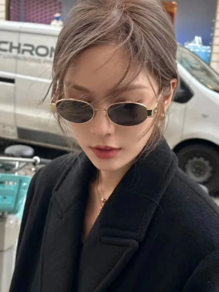 Women's Oval Metal Vintage Sunglasses