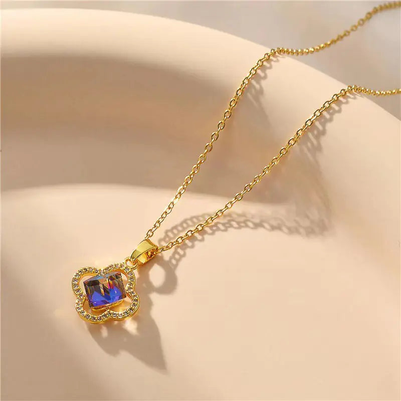 New Copper-Plated Heart Clover Pendant Necklace for Women