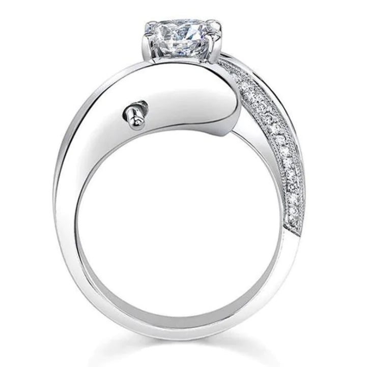 Fashionable Women's Engagement Ring Jewelry Accessory