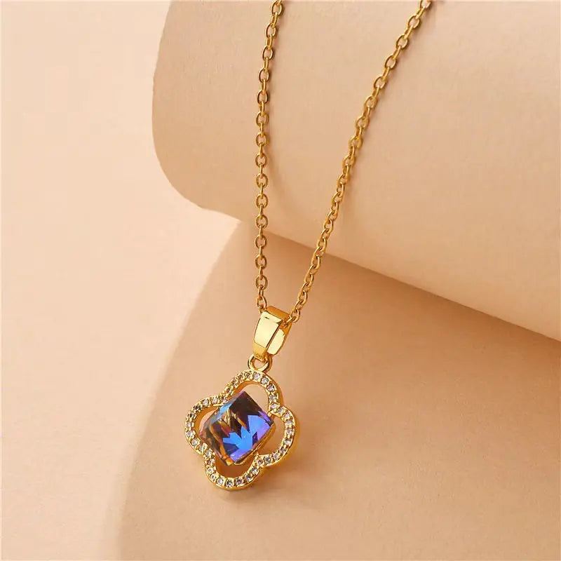 New Copper-Plated Heart Clover Pendant Necklace for Women