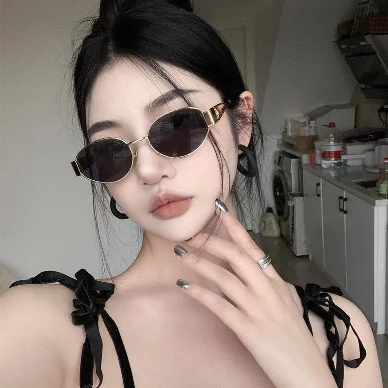 Women's Oval Metal Vintage Sunglasses