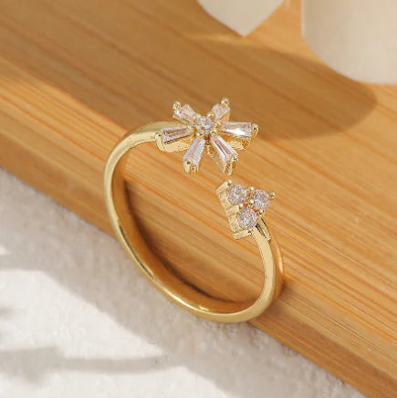 Luxury Flower Design Ring for Women's Hand Jewelry
