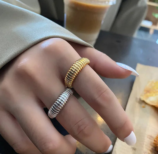 Plaid Women's Retro Striped Open Ring for Hip Hop Style