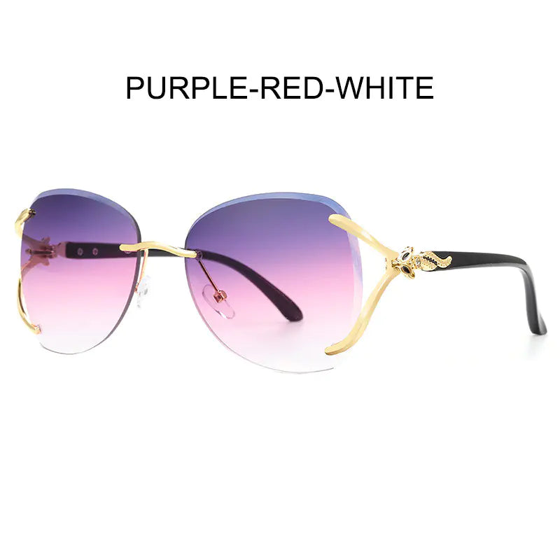 Fashionable Women's Sunglasses with Metal Design and Diamonds